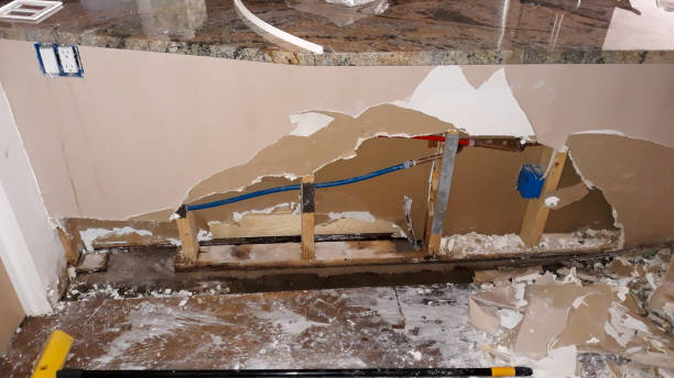Best 24/7 water damage repair  in Hesperia, CA